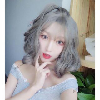 Tóc giả ngắn màu xám khói