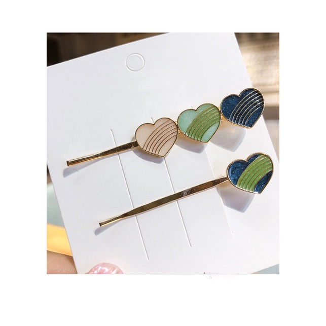 Set 2 kẹp tóc trái tim KAH108