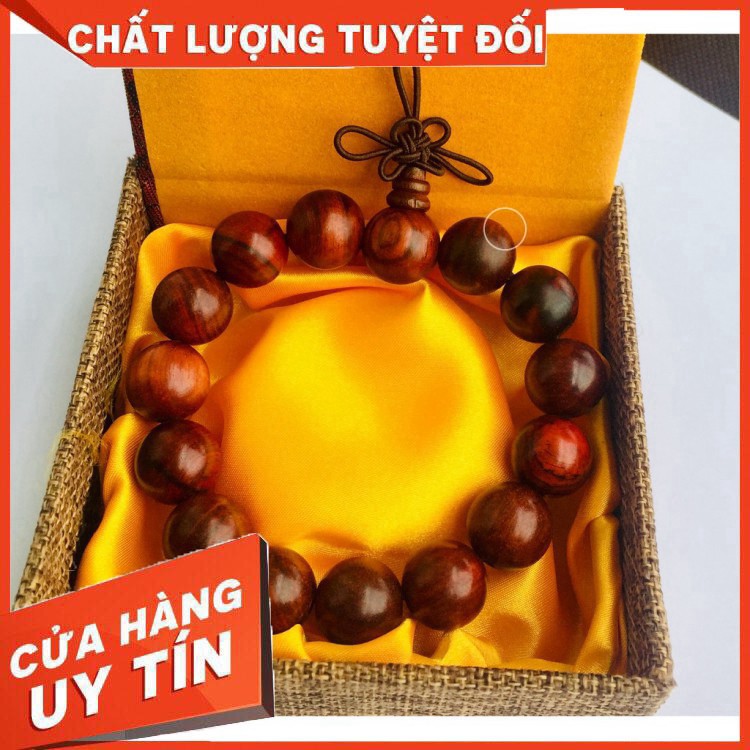 Vòng Tay Gỗ Sưa Đỏ 100% tự nhiên giúp gia chủ phát lộc làm ăn thuận lợi