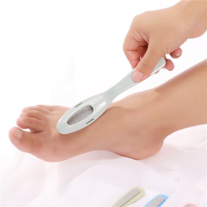 Dụng cụ chà gót chân tẩy da chết  kèm giũa móng