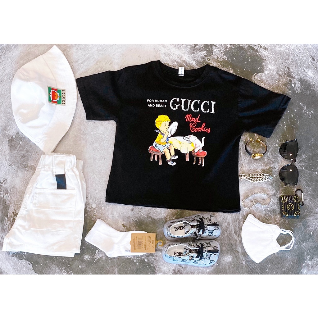 áo thun hình cậu bé ăn cơm