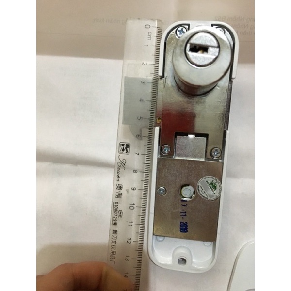 Khoá cửa trượt, lùa B52 chính hãng Huy Hoàng