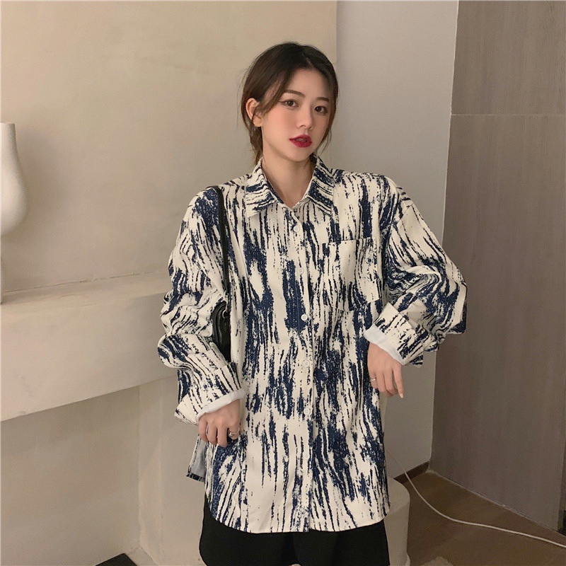 Áo sơ mi dáng rộng tay dài nhuộm màu sành điệu