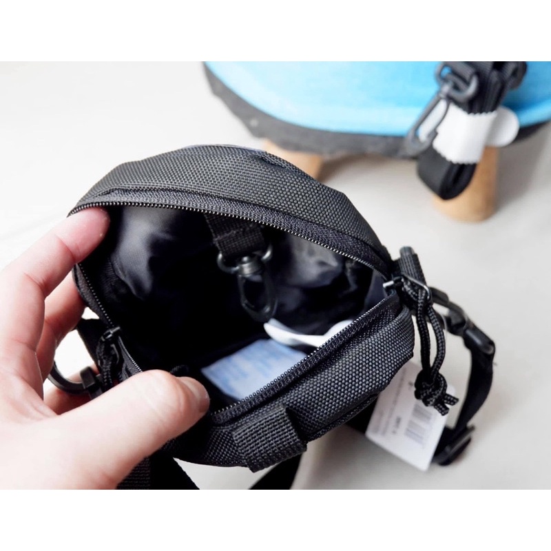 TÚI ĐEO CHÉO NEW ERA SHOULDER POUCH BAG - TÚI ĐEO VAI - UNISEX NAM NỮ