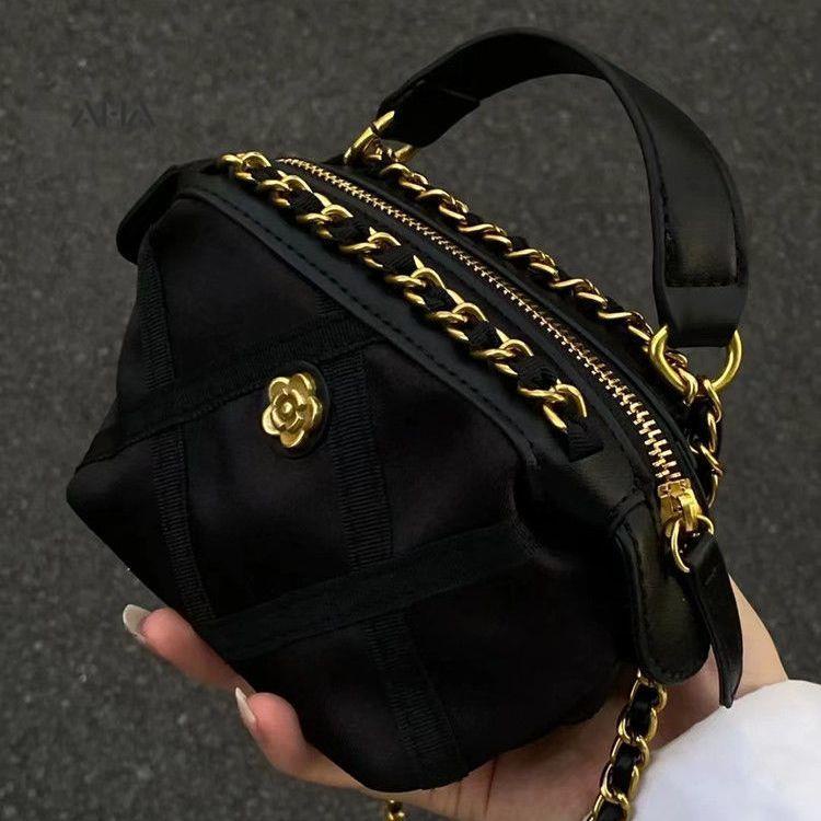 Túi đeo chéo AHA mini chất liệu nylon satin phối dây xích thời trang