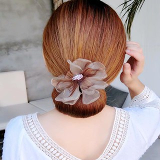Búi tóc hoa lụa cá tính cho bạn gái dễ dàng biến hóa kiểu tóc
