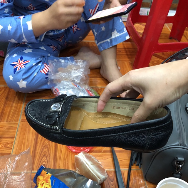 Giày si hàng thùng