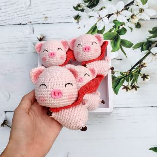 Móc khóa hình con heo móc bằng len!