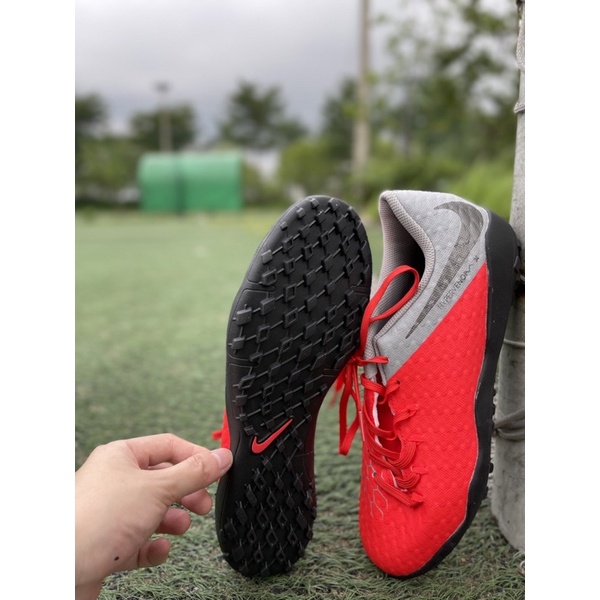 Giày đá bóng banh sân cỏ nhân tạo và sân đất đinh TF hyper3 đỏ xám