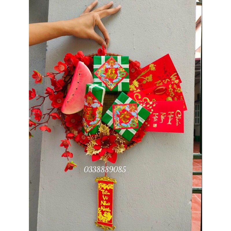 Mẹt tre bánh chưng( bánh trưng ),bánh tét dưa hấu, hoa trạng nguyên đỏ vàng, trang trí tết, sẵn hàng ạ