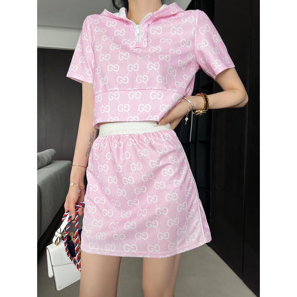 Set váy nữ thời trang cao cấp Gucci GG GC màu hồng vừa nư xtính lại có phong cách cá tính đầy trẻ trung năng động