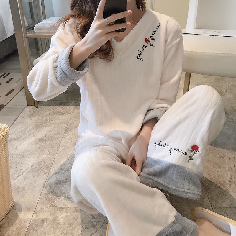 Bộ đồ ngủ vải nỉ dày dặn dáng rộng phong cách Hàn Quốc thời trang thu đông nữ tính thanh lịch