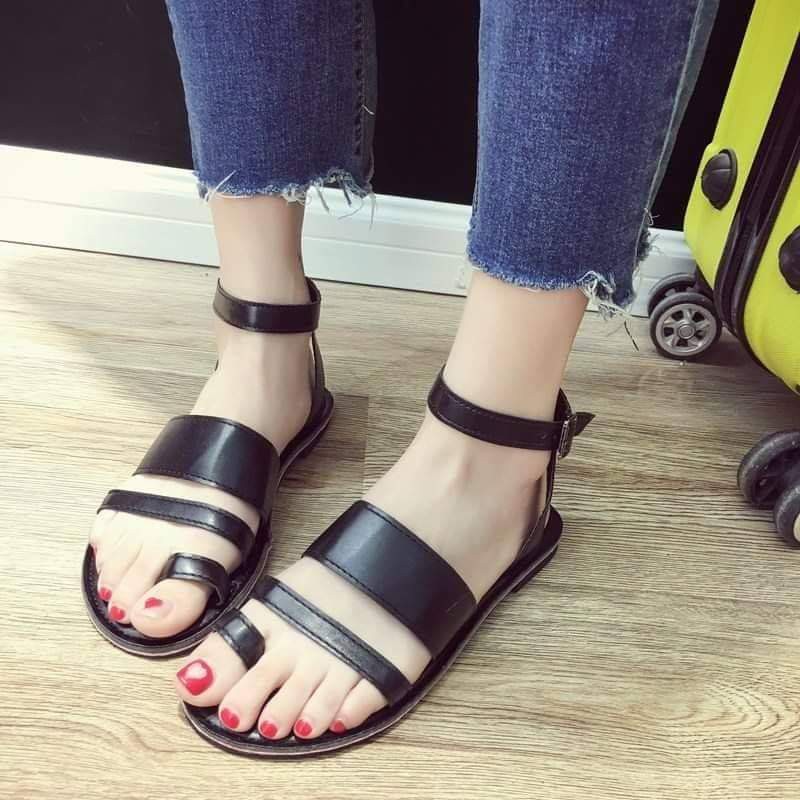 Giày sandal xỏ ngón quai hậu móc gài đi học hình thật