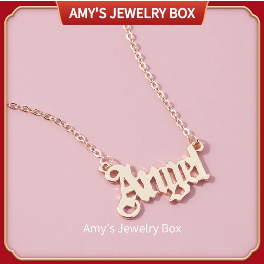 【Amy's Jewelry Box】 Châu Âu và Hoa Kỳ Thời trang phổ biến Đồ trang sức đa năng Thiên thần bảng chữ cái tiếng Anh Chuỗi vòng cổ xương đòn