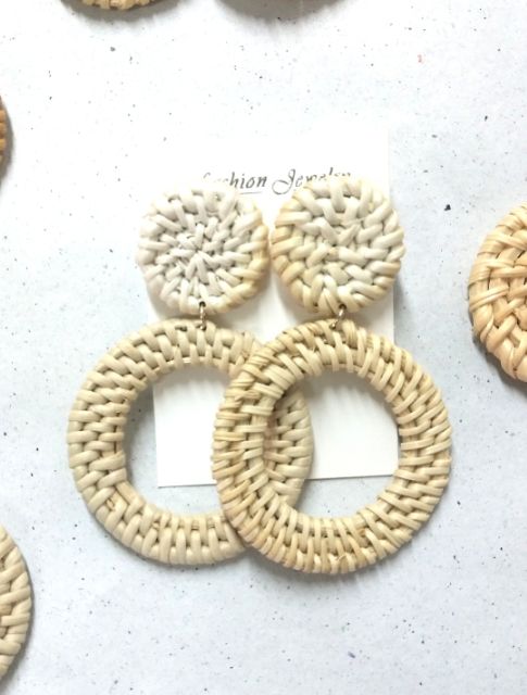 Khuyên tai mây tre đan  khuyên tai cói đi biển khuyên tai Hàn Quốc, phụ kiện đi biển