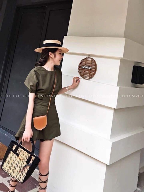 Đầm xinh độc lạ reri dress chất kaki mềm điểm nhấn gài nút sau lưng from đuôi cá xoè tay bo chun co giãn (kèm ảnh thật) | BigBuy360 - bigbuy360.vn