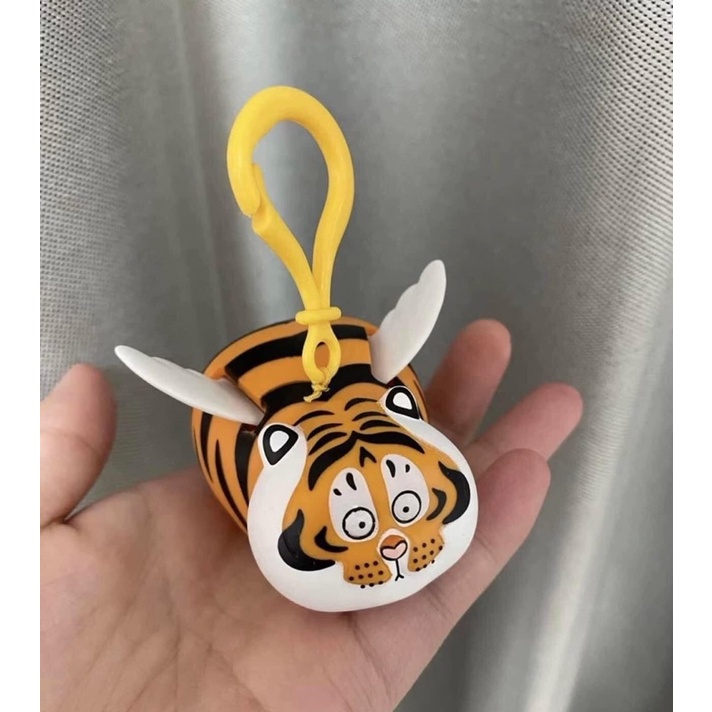 Móc khoá hổ có cánh
