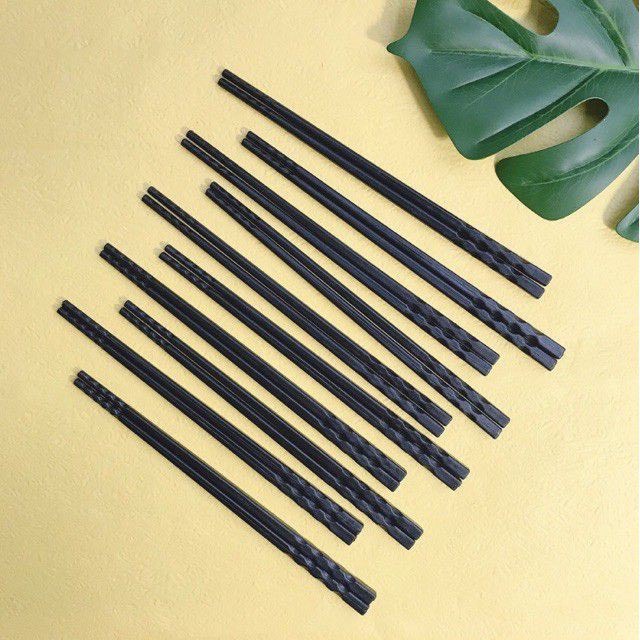 GIÁ SỐC -Vỉ 10 đôi đũa nhựa đen kháng khuẩn xoắn 2 Đầu Chống Trượt Sang Trọng