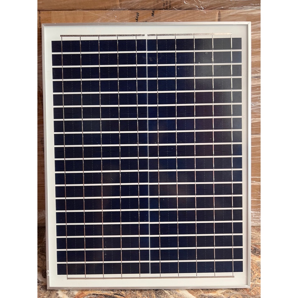 1 Tấm pin lăng lượng mặt trời Mono 350x450X20mm 20w. 350x630x20mm 30w 18v giắc kết nối 5.5mm phù hợp sạc ăc quy 12v,
