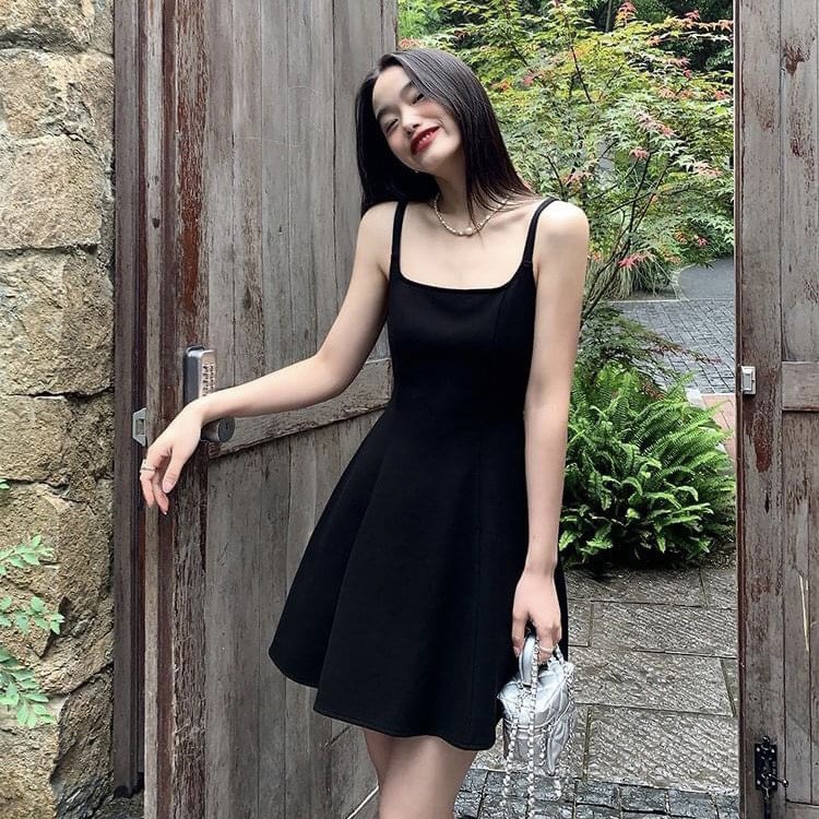 Đầm Váy 2 Dây Ngắn Dáng Xòe Màu Đen Sexy Ulzzang