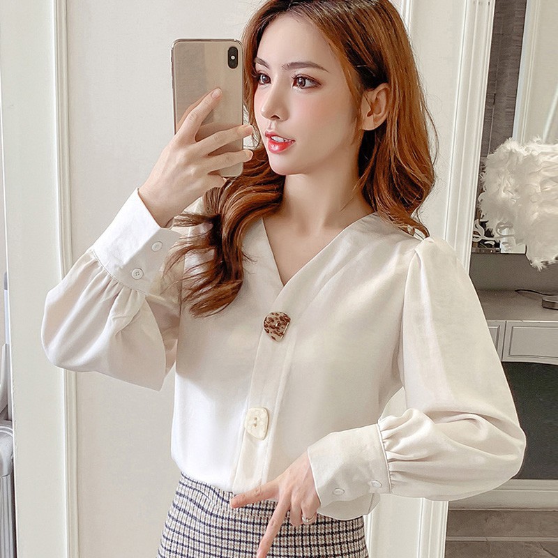 Áo nữ tay dài cổ chữ V màu trơn