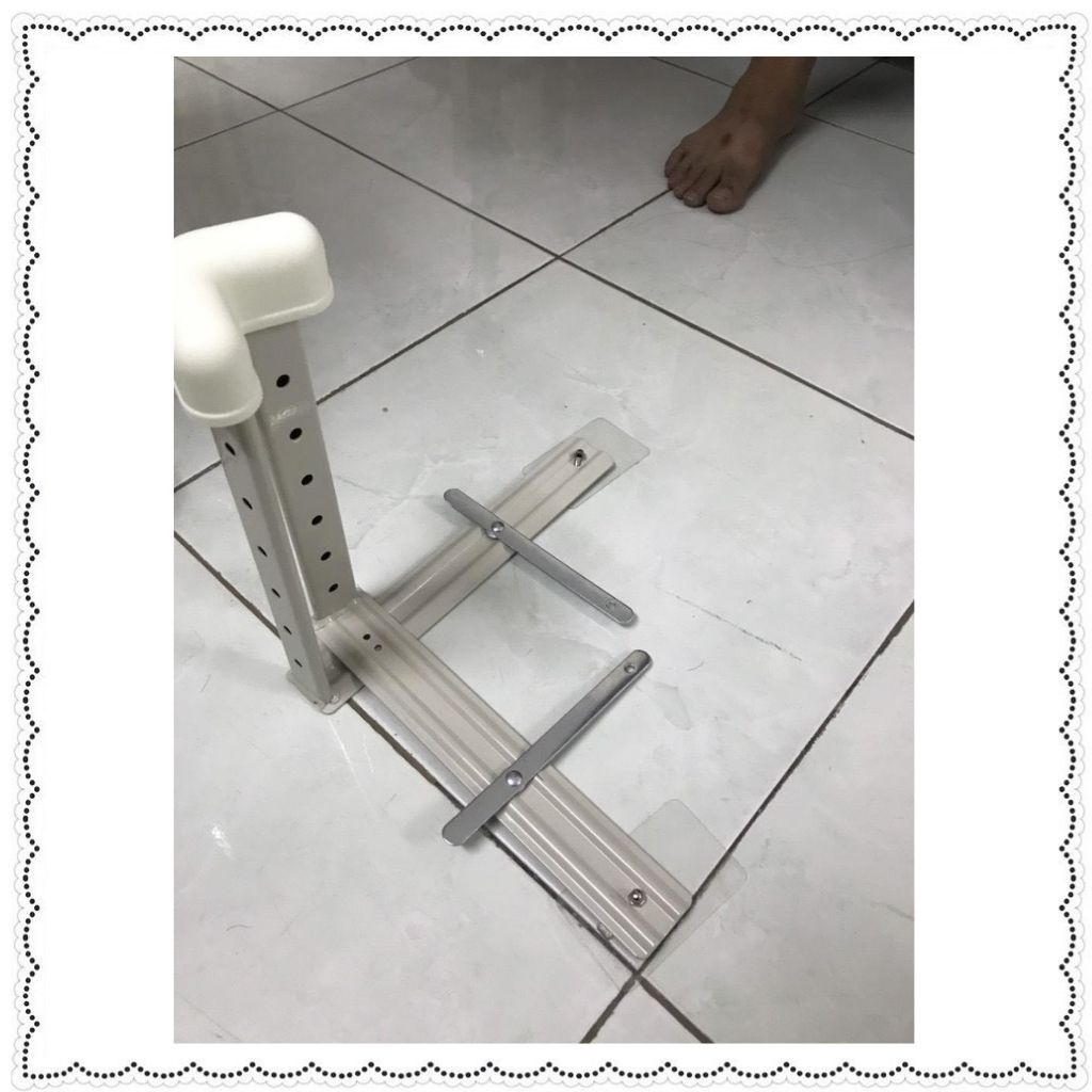Miếng dán thanh chắn giường, dán tường.