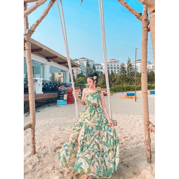 Đầm maxi hoa xanh, hoa đỏ lệch vai hoa xẻ tà đi biển