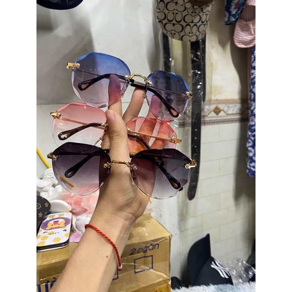 Kính mát gọng kim loại pha viền màu,kính râm vuông to