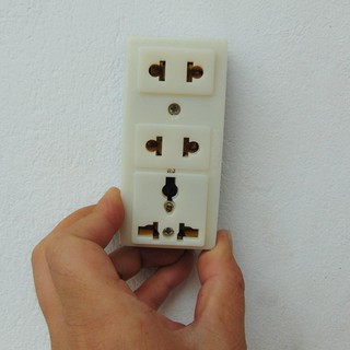 Ổ cắm điện gắn tường 3 lỗ cắm 1 lỗ tam giáC 10A 250V SOPOKA