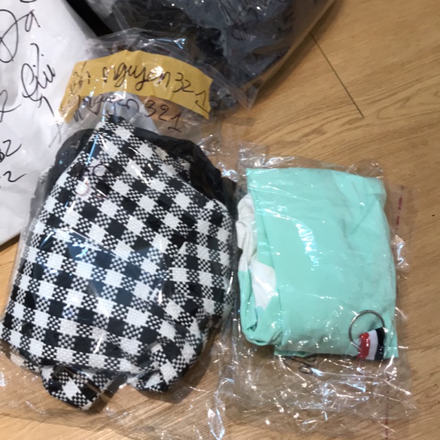 Quần áo khách đặt livestream shoppe