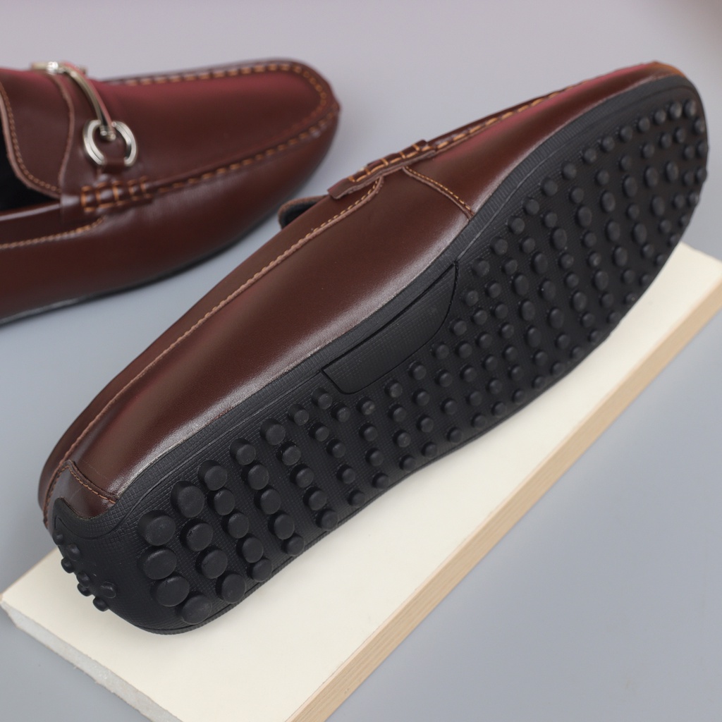 Giày lười nam da bò đẹp màu nâu, đai ngang kim loại - 4435na