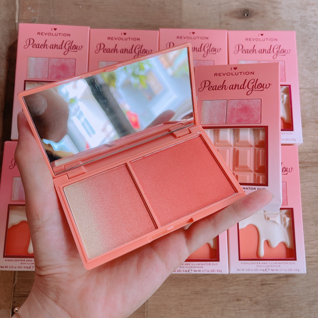 Bảng Highlight Và Má Hồng Revolution Peach And Glow 6,4g [Chính Hãng]