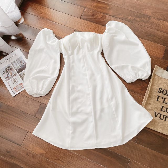 Đầm trắng tay bồng