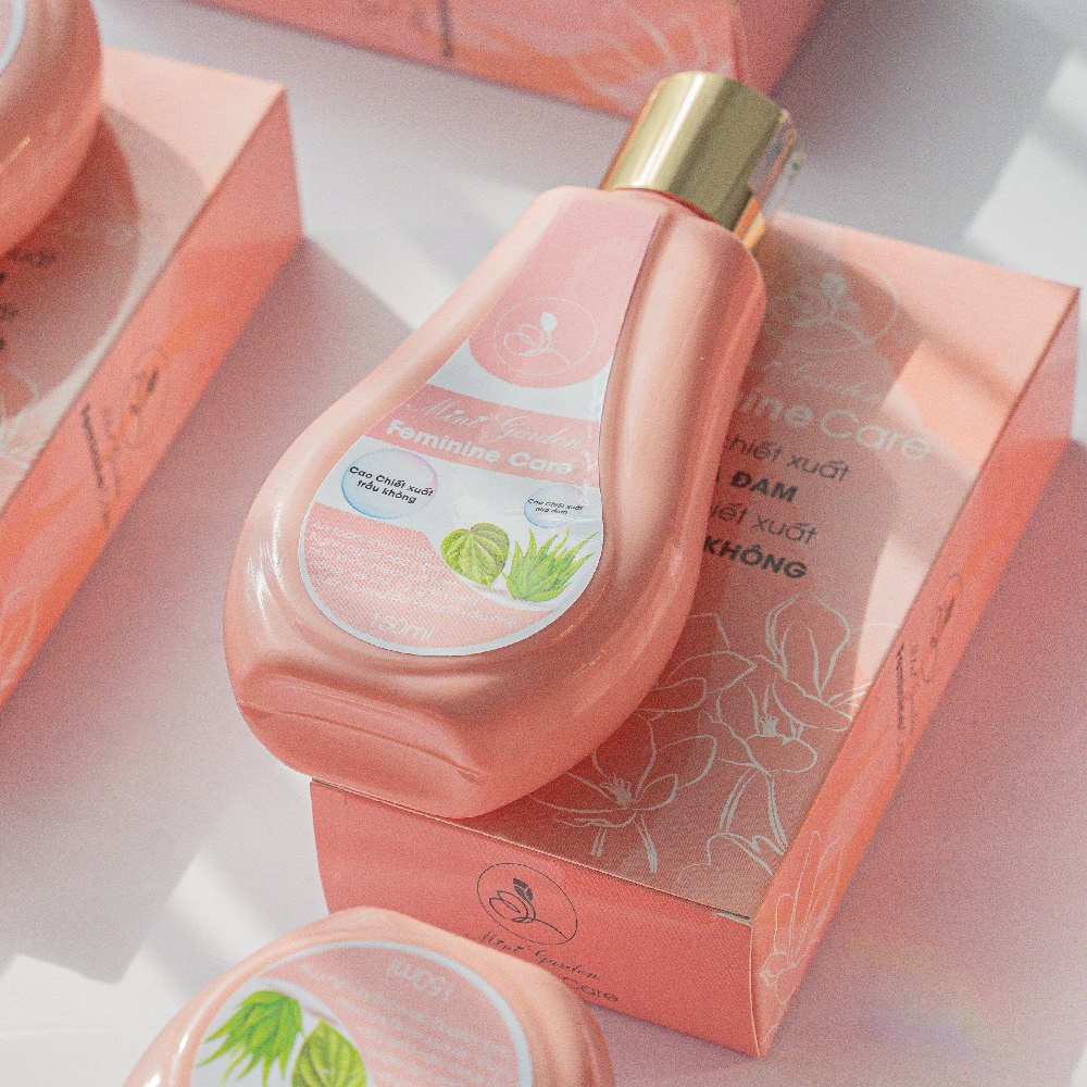 Dung dịch vệ sinh phụ nữ Mini Garden Feminine Care 150ml bibi90