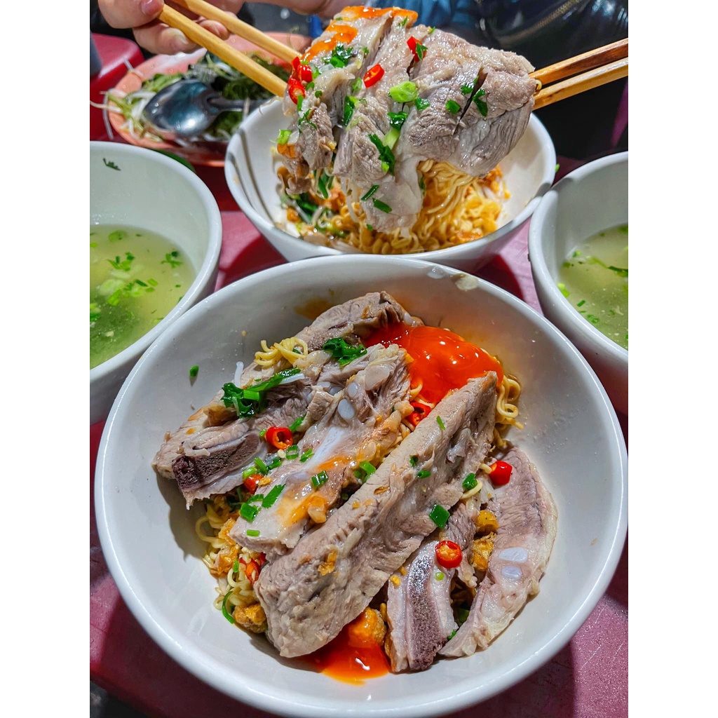 1KG SƯỜN SỤN HEO NHIỀU THỊT