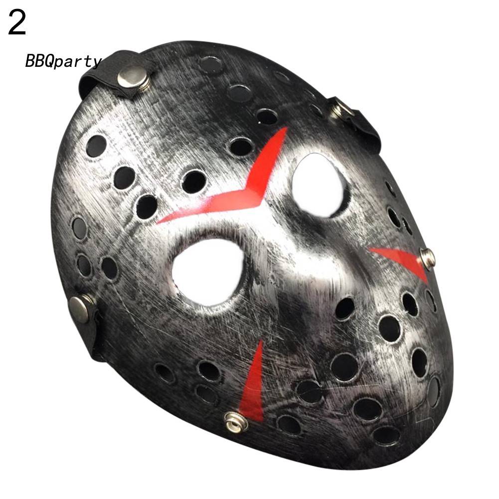 Mặt nạ của nhân vật Jason Voorhees dùng để hóa trang trong tiệc Halloween