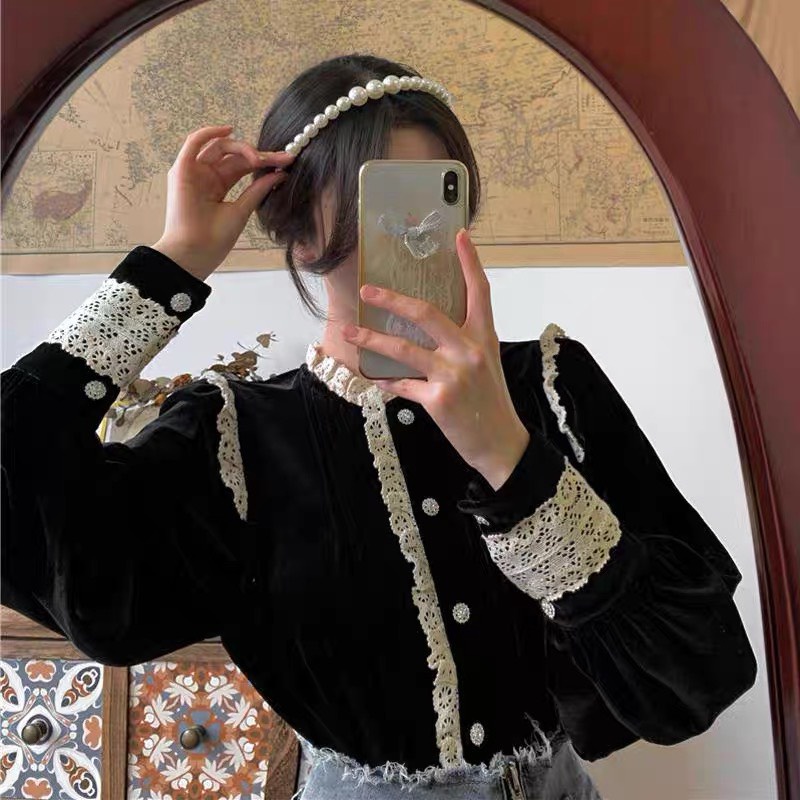 ÁO NHUNG ĐEN PHỐI CỔ TAY REN