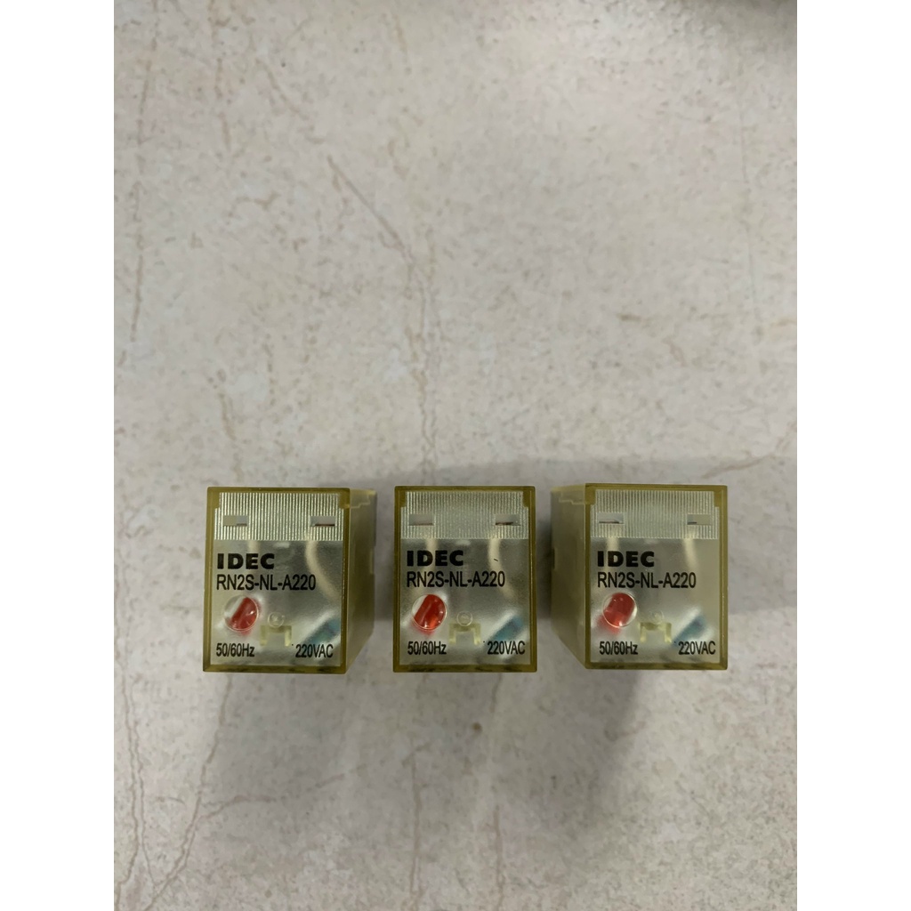 Rơle trung gian 8 chân IDEC RN2S-NL-A220 + đế