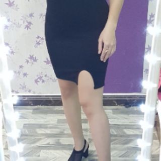Đầm body hở vai xẻ tà