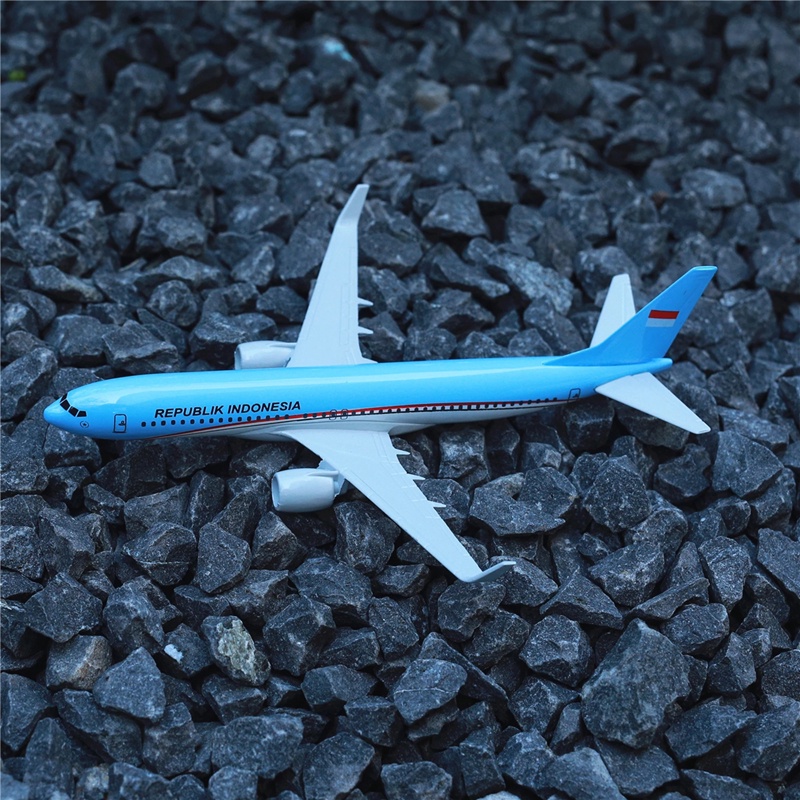 Mô Hình Máy Bay Boeing 737 B737 Bằng Kim Loại
