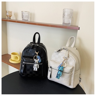 Balo nữ da trơn họa tiết ô vuông kèm gấu - B126