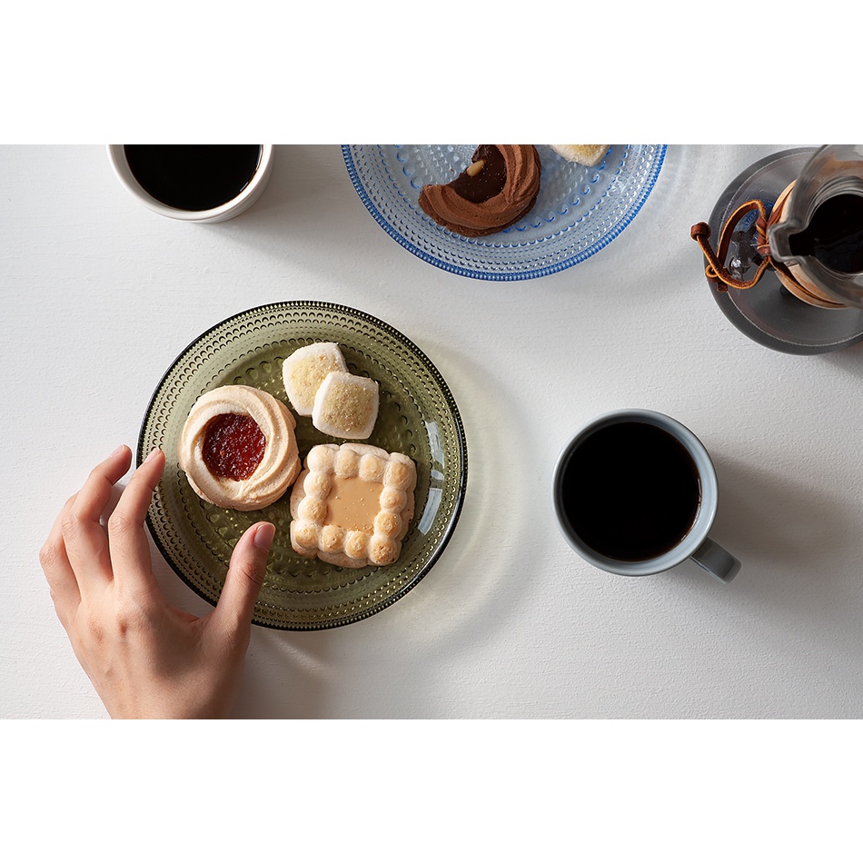 Đĩa thủy tinh Kastehelmi Iittala màu rêu, đường kính 17cm