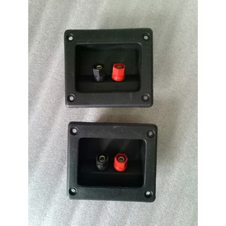 2 cái trạm loa vuông cọc xoáy 8x9cm