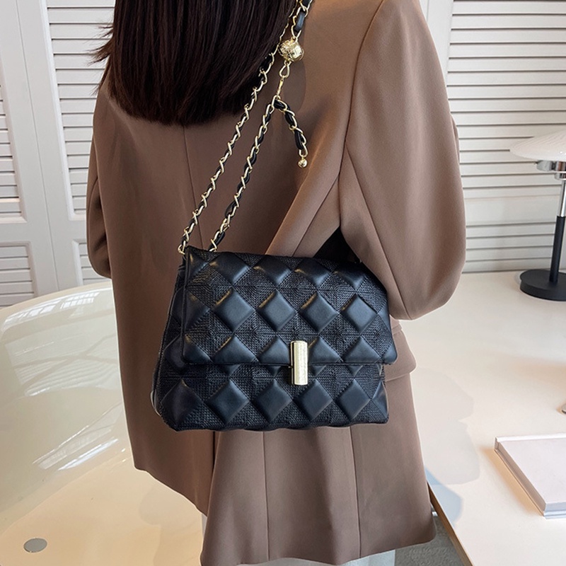 Túi đeo chéo IELGY hoa văn dập nổi dành cho nữ