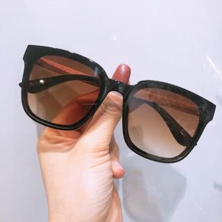 Kính mắt thời trang nữ