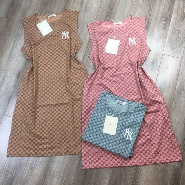 Váy suông hàng shop cập bến, váy chất cotton mềm mịn, mát mẻ, thấm hút mồ hôi. Váy thiết kế dáng rộng tạo sự thoải mái k