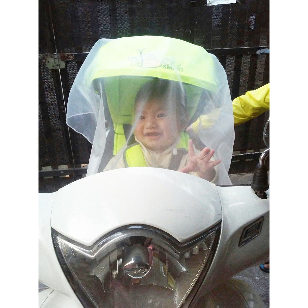 Khăn voan che bụi,  tránh gió cho bé