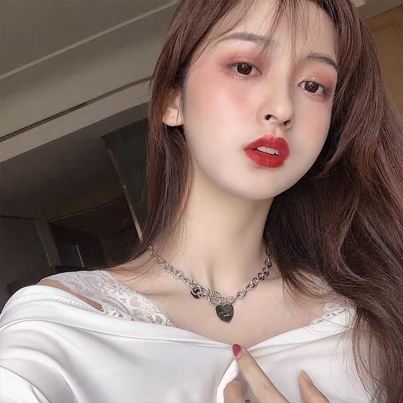 Vòng cổ choker xích bạc mặt trái tim Love you more cá tính VC068