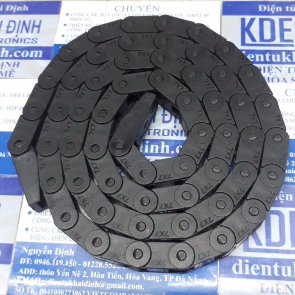 dây đai nhưa đen kéo duỗi dây điện, dây tín hiệu…. Khoảng trống 10x10mm, 1 mét kde4200