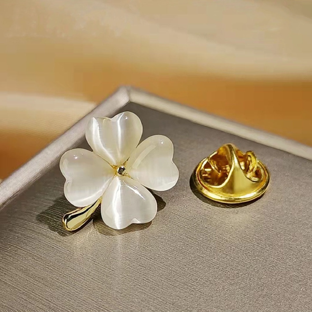 Cài Áo Hình Cỏ Bốn Lá Đính Đá Pha Lê Phong Cách Nhật Bản Và Hàn Quốc Phù Hợp Làm Quà Sinh Nhật Bạn Gái